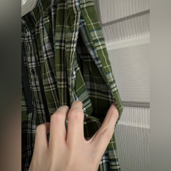 Hanes Plaid Pajama Pants ✨Free with Purchase✨ - Picture 4 of 6